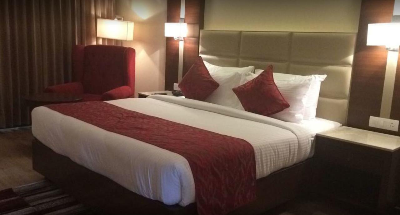 Continent Hotel Nawanshahr Nawāshahr Eksteriør billede