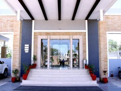 Continent Hotel Nawanshahr Nawāshahr Eksteriør billede